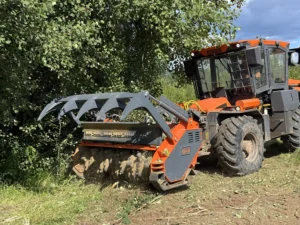 ETW-300M с мульчером UM-Forest 220H — работа в лесу