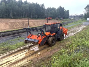 Колёсный самоходный мульчер UM-Forest — мульчер и гидроповоротный отвал